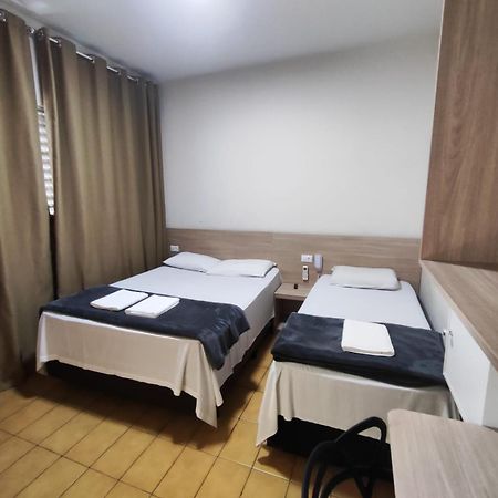 Hotel Novo Mexico กัวรูยุส ภายนอก รูปภาพ