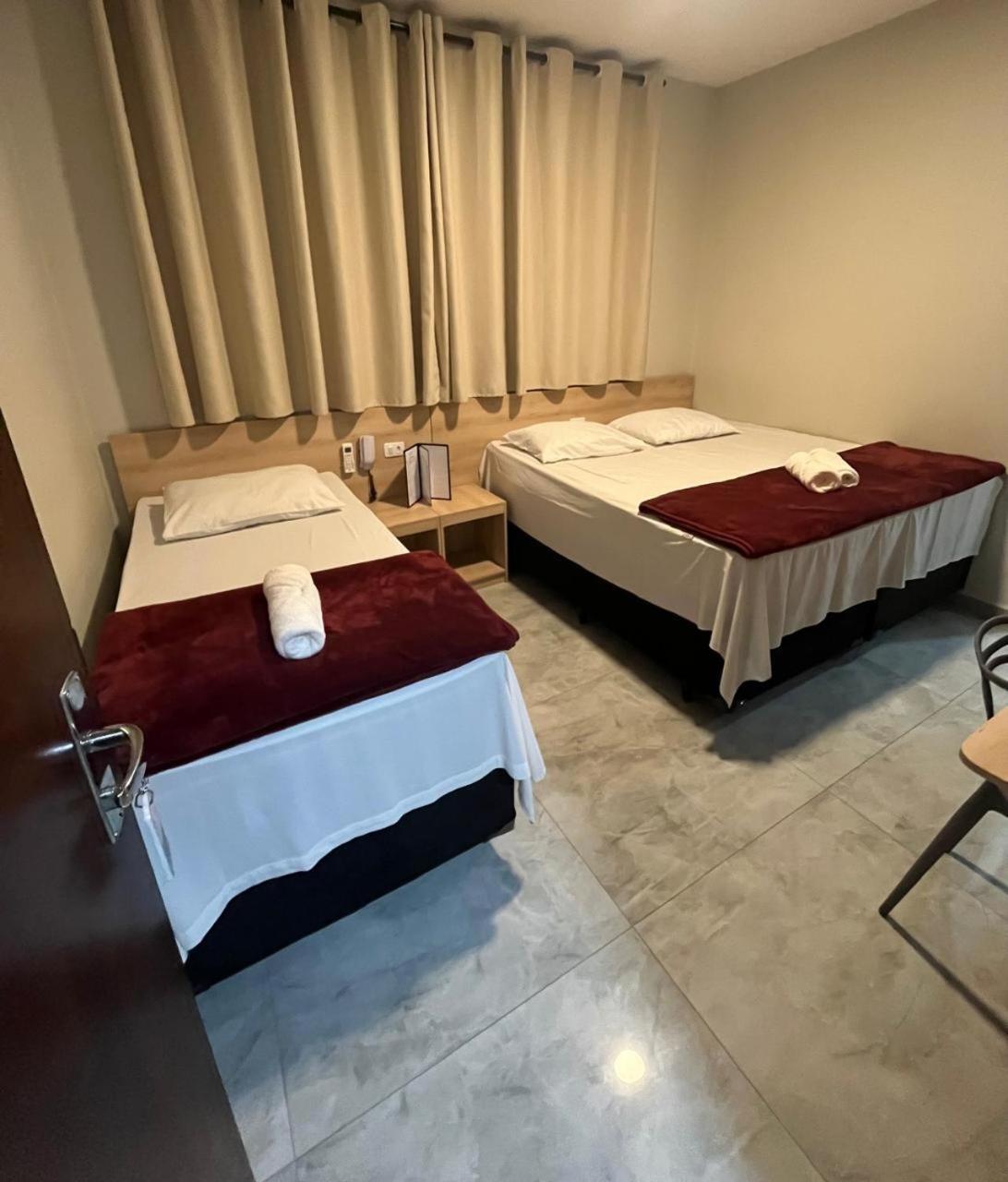 Hotel Novo Mexico กัวรูยุส ภายนอก รูปภาพ