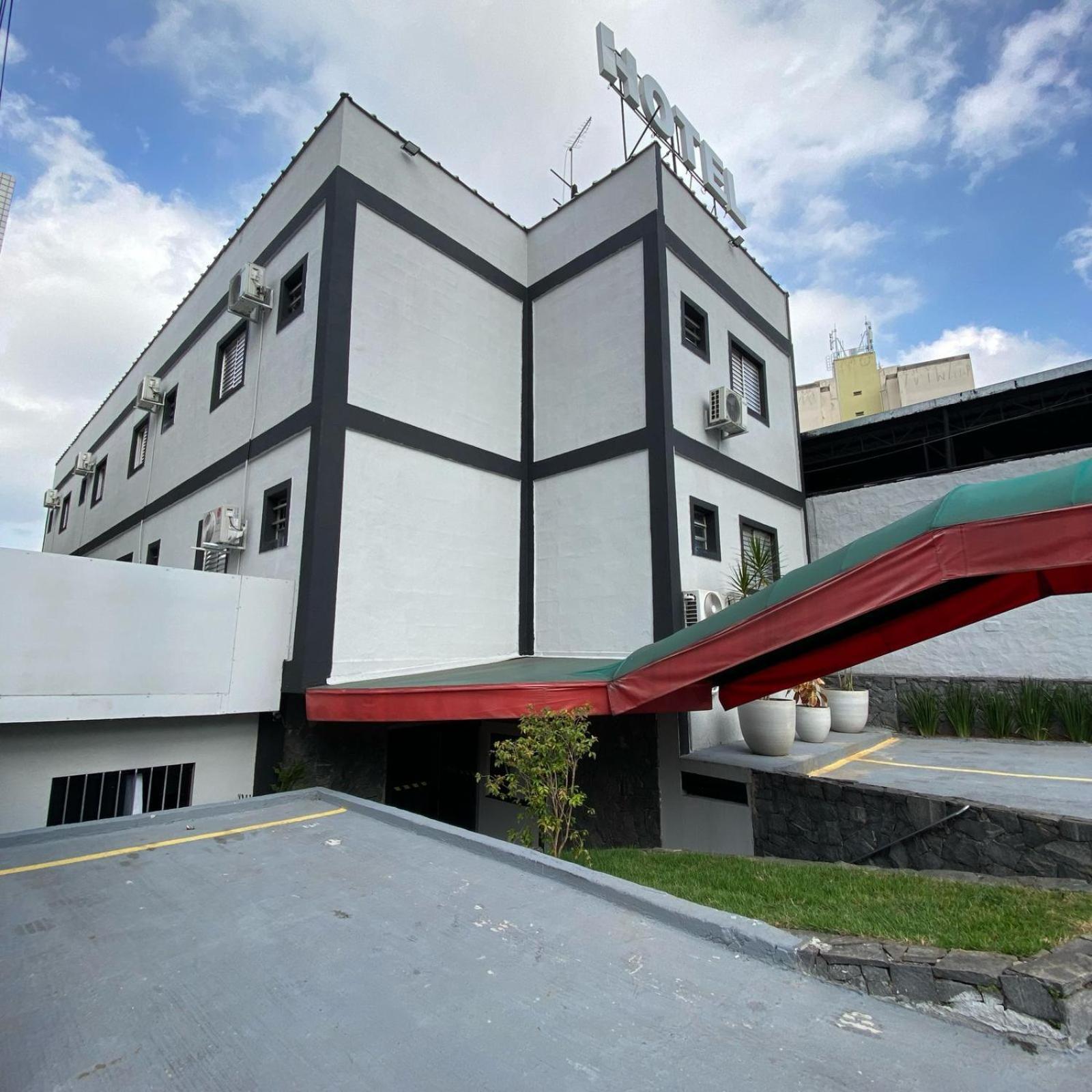 Hotel Novo Mexico กัวรูยุส ภายนอก รูปภาพ