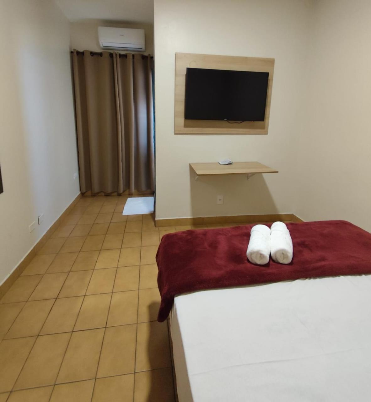 Hotel Novo Mexico กัวรูยุส ภายนอก รูปภาพ