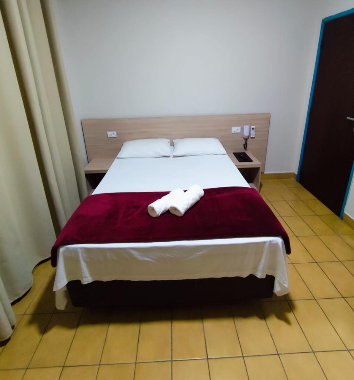 Hotel Novo Mexico กัวรูยุส ภายนอก รูปภาพ