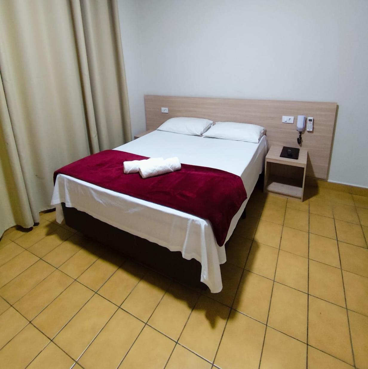 Hotel Novo Mexico กัวรูยุส ภายนอก รูปภาพ