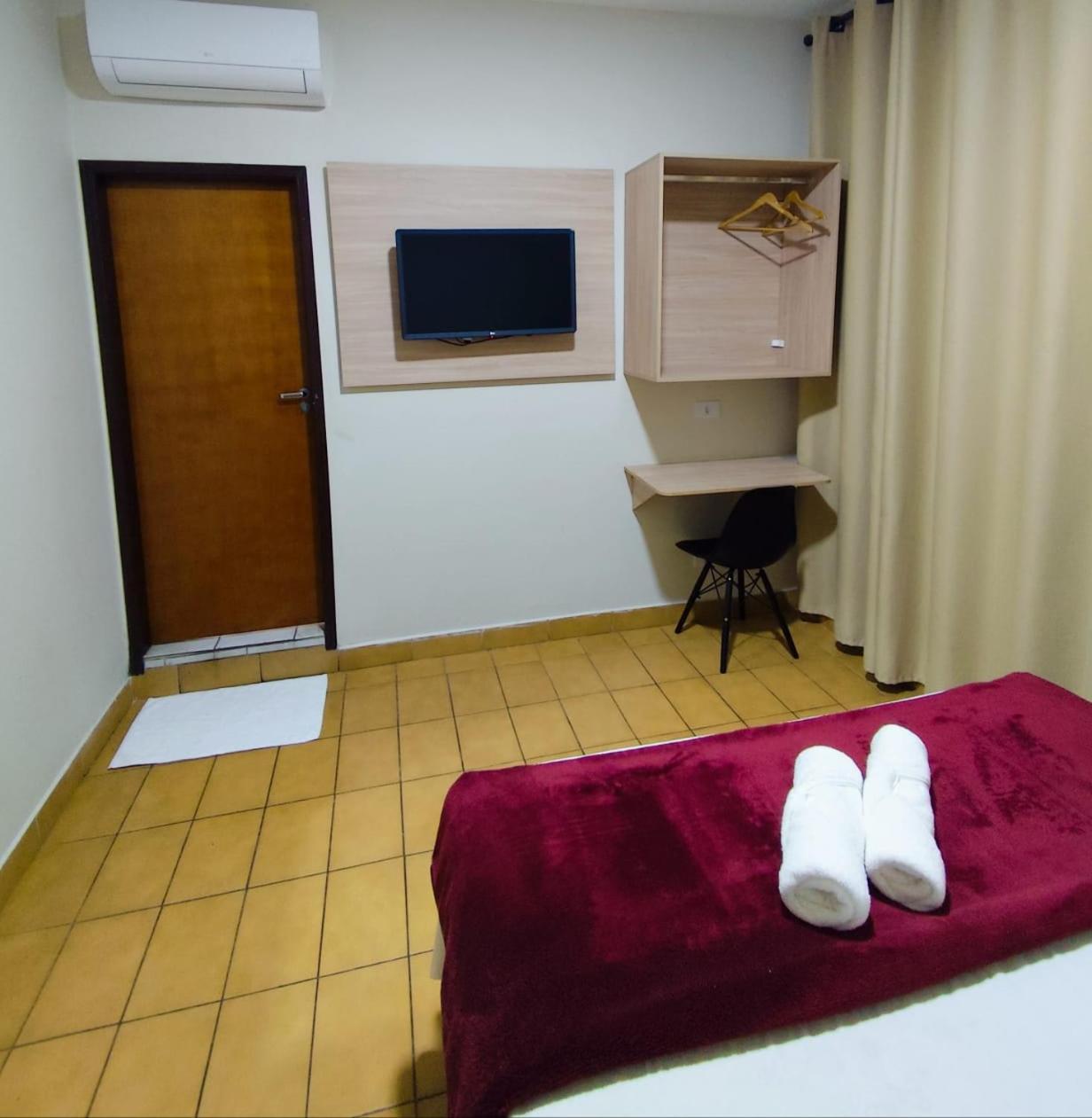 Hotel Novo Mexico กัวรูยุส ภายนอก รูปภาพ