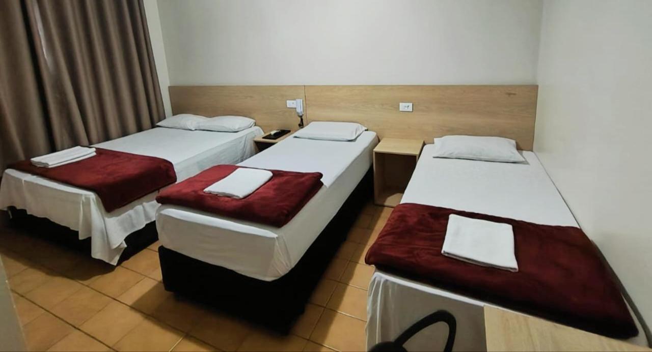 Hotel Novo Mexico กัวรูยุส ภายนอก รูปภาพ