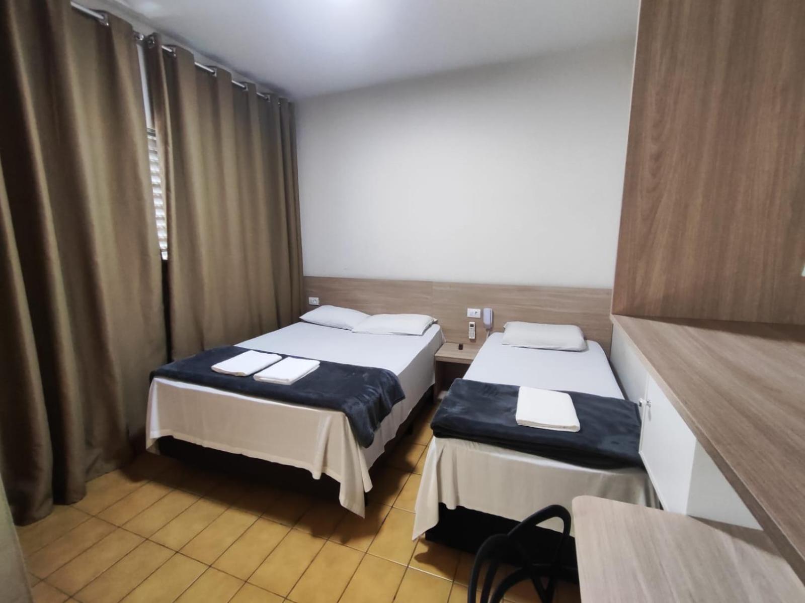 Hotel Novo Mexico กัวรูยุส ภายนอก รูปภาพ